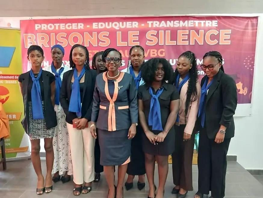 Mobilisation de jeunes femmes sous la bannière de la campagne